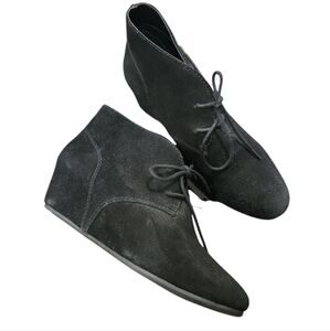 NWOT Nine West Black Suede Booties 8.5.